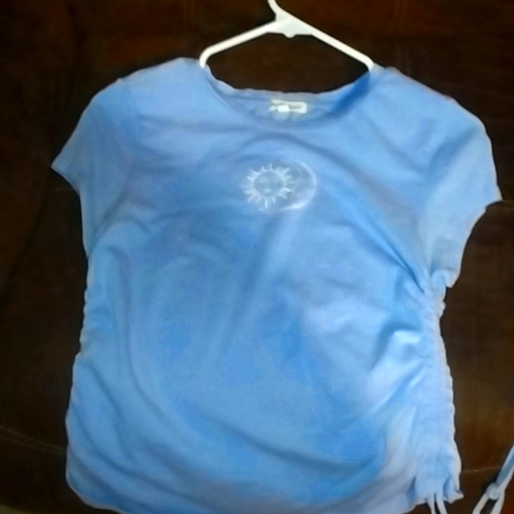 Light blue sun and moon rutched shirt